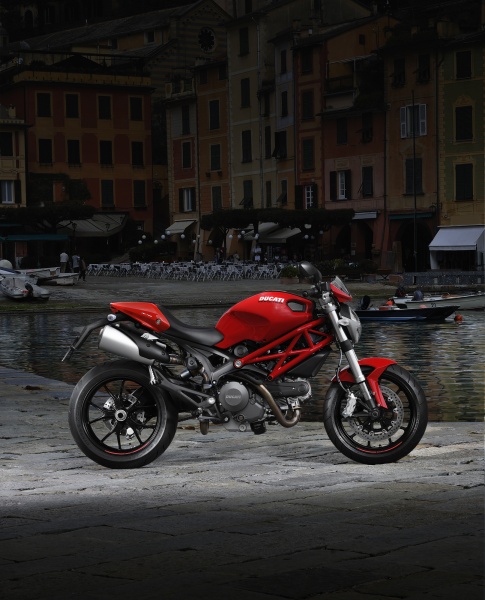 Datei:Ducati 796 MY2010 Seite.jpg